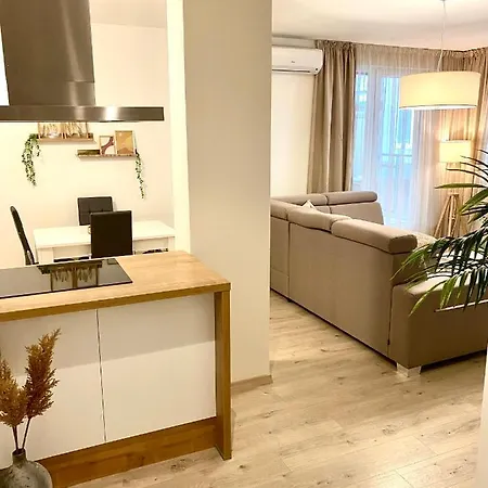 The Elite Downtown A/c & Garage Parking דירה ברטיסלאבה