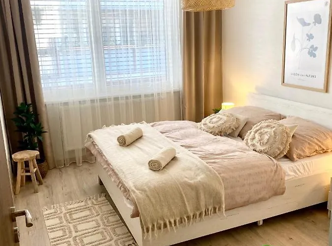 Apartament The Elite Downtown A/c & Garage Parking Bratysława