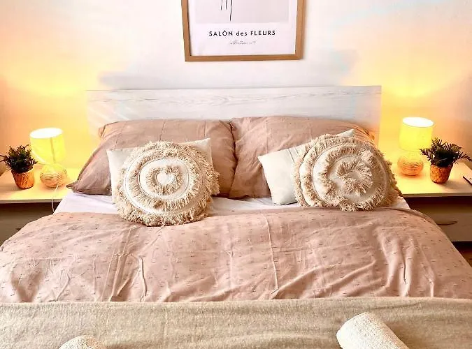 The Elite Downtown A/c & Garage Parking * Bratislava